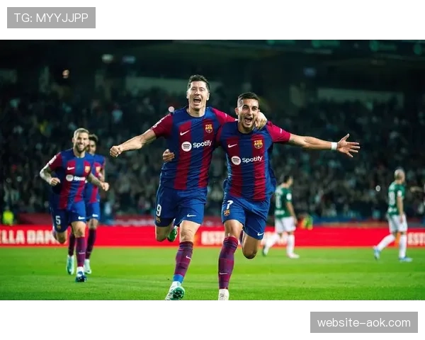 官方:巴萨中场佩德里内收肌不适,将缺席与巴黎的欧冠次回合比赛